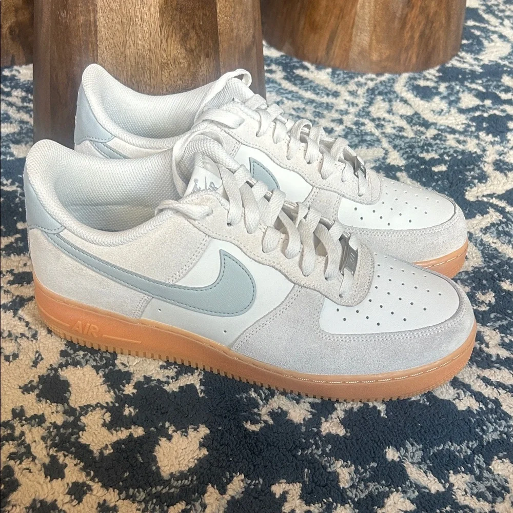 Nike White and Gray Men's Shoes - Picture 2 of 5